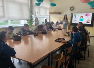 Międzynarodowy Dzień Książki z klasami V SP i Z4b