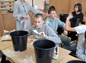 Co wyrośnie ze śmieci?